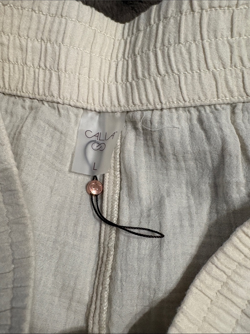 CALIA by Carrie Underwood Cream Elastic Waist Linen Shorts - Picture 3 of 3